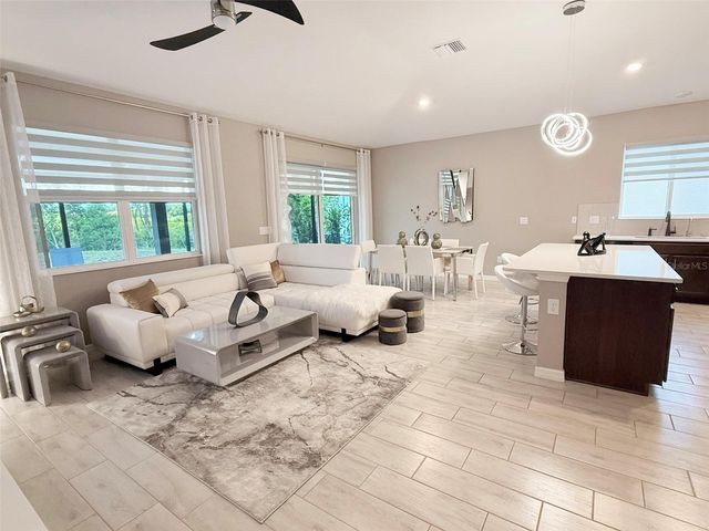 12055 FOREST MANOR LANE, Seffner, FL 33584