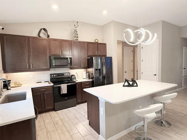 12055 FOREST MANOR LANE, Seffner, FL 33584