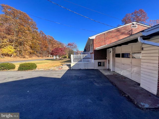 1074 BRADDOCK RD, Cumberland, MD 21502