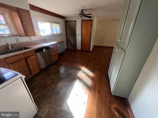 1074 BRADDOCK RD, Cumberland, MD 21502