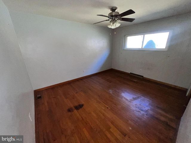 1074 BRADDOCK RD, Cumberland, MD 21502