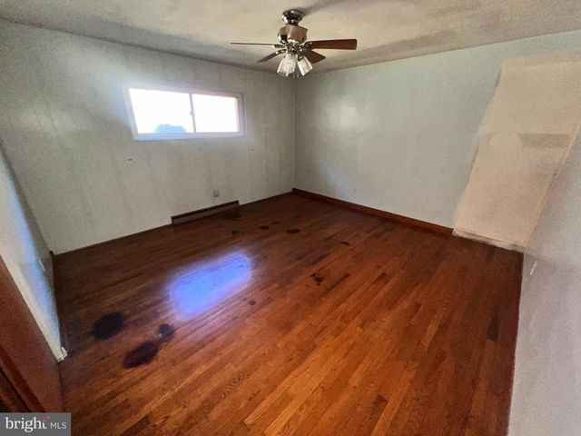 1074 BRADDOCK RD, Cumberland, MD 21502