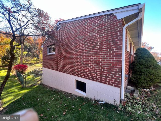 1074 BRADDOCK RD, Cumberland, MD 21502