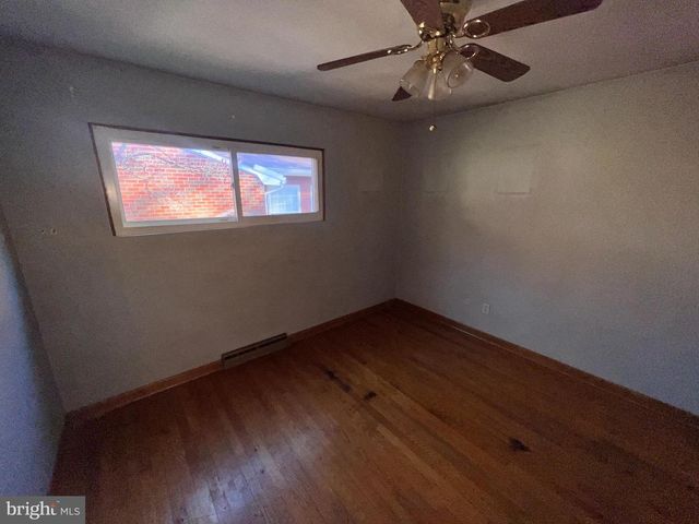 1074 BRADDOCK RD, Cumberland, MD 21502