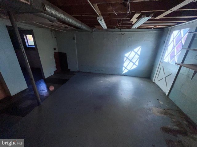 1074 BRADDOCK RD, Cumberland, MD 21502