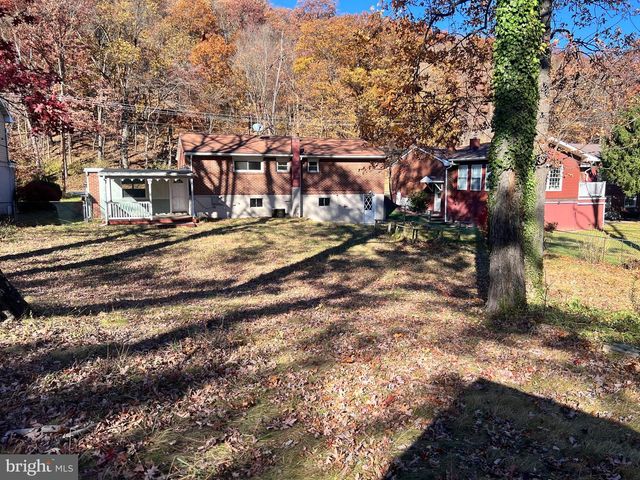 1074 BRADDOCK RD, Cumberland, MD 21502