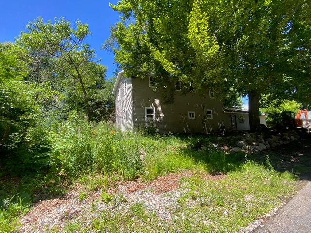 5042 4th Street, Delton, MI 49046