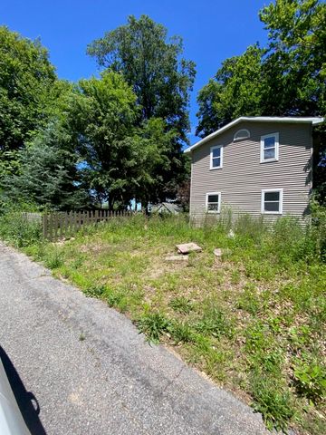 5042 4th Street, Delton, MI 49046