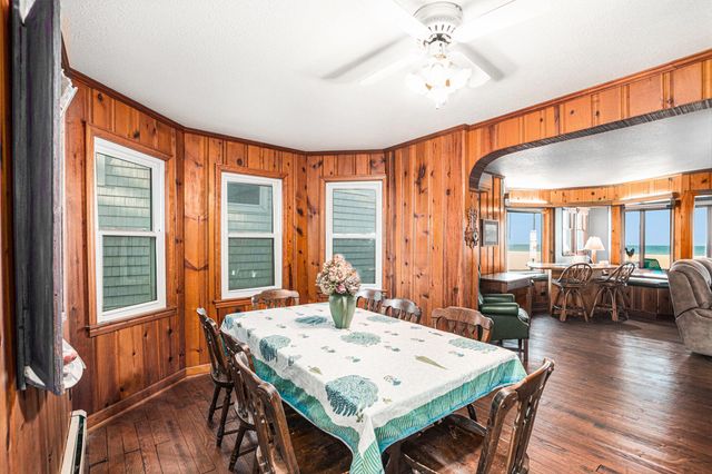 30 Lake Shore Drive, South Haven City, MI 49090