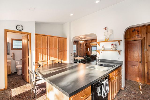 30 Lake Shore Drive, South Haven City, MI 49090