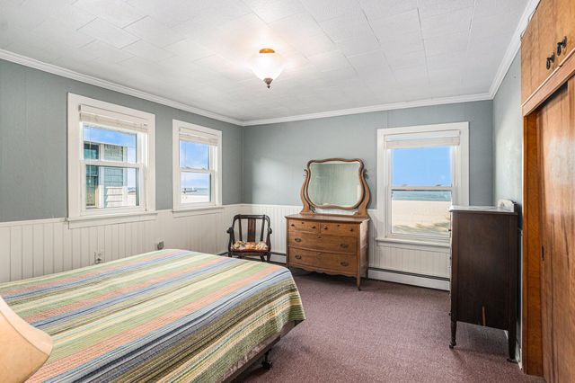 30 Lake Shore Drive, South Haven City, MI 49090