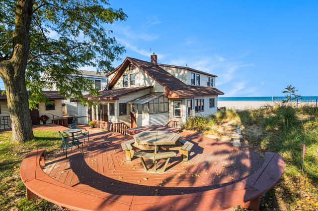 30 Lake Shore Drive, South Haven City, MI 49090