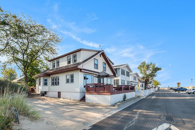 30 Lake Shore Drive, South Haven City, MI 49090