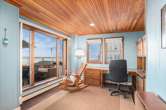 30 Lake Shore Drive, South Haven City, MI 49090