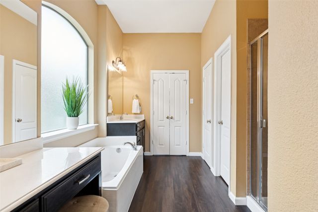 5516 Greenview Court, North Richland Hills, TX 76148