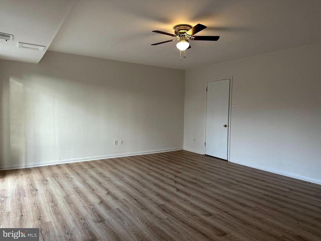 1518 Manley Rd Apt B20, West Chester, PA 19382