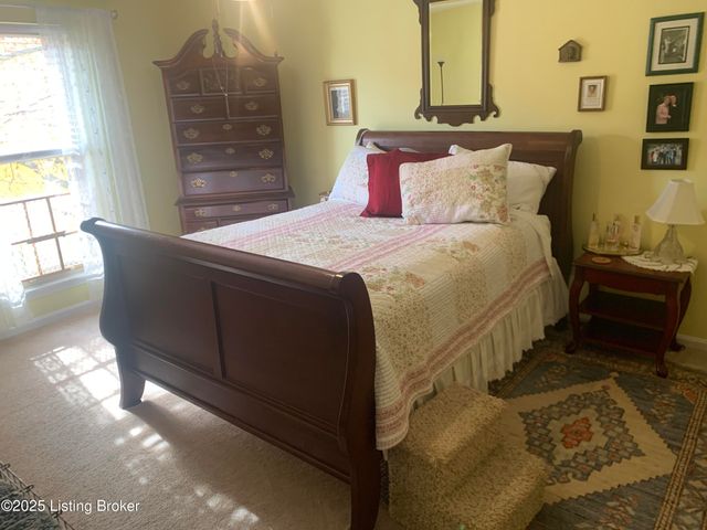 3031 Fordhaven Rd, Louisville, KY 40214