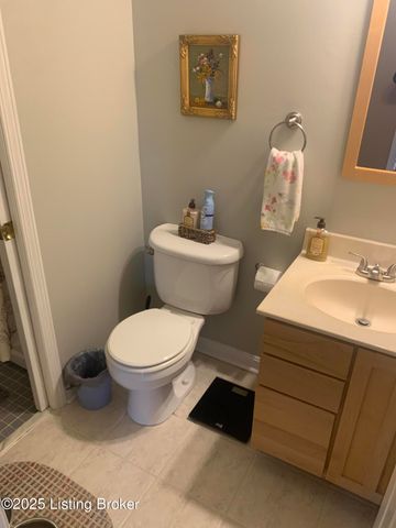 3031 Fordhaven Rd, Louisville, KY 40214