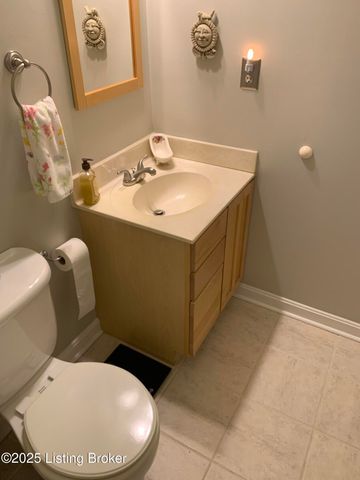 3031 Fordhaven Rd, Louisville, KY 40214