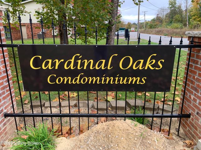 3031 Fordhaven Rd, Louisville, KY 40214