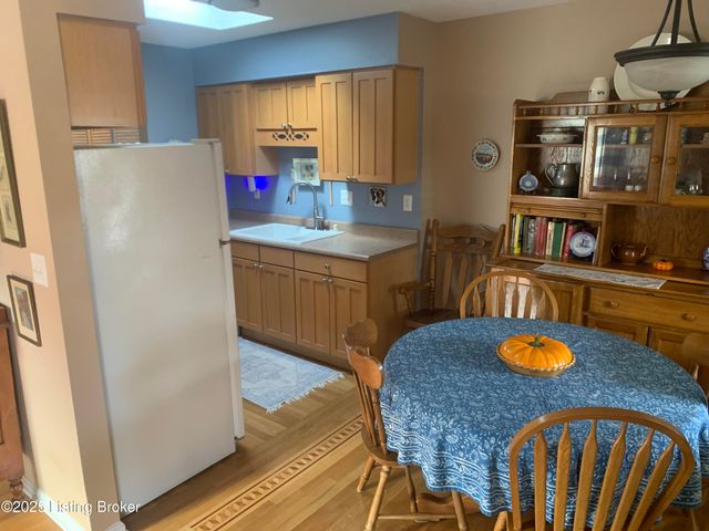 3031 Fordhaven Rd, Louisville, KY 40214