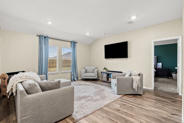 7201 Llano Drive, China Spring, TX 76633