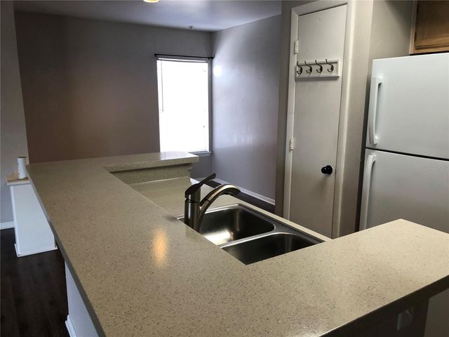 498 N PIN OAK PLACE 304, Longwood, FL 32779