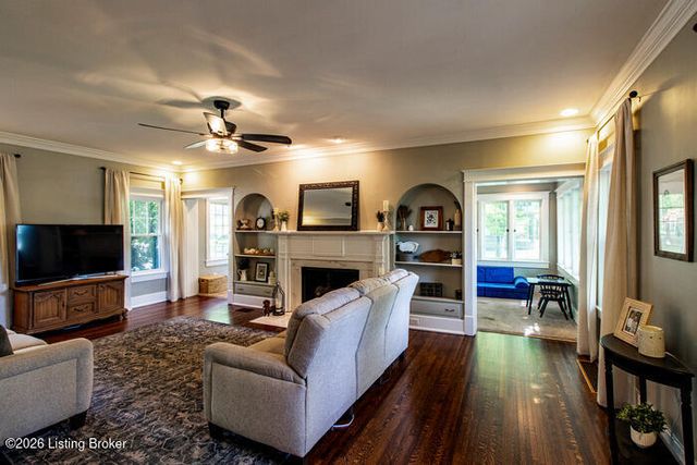 935 Cardinal Dr, Louisville, KY 40213