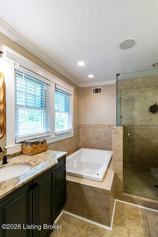 935 Cardinal Dr, Louisville, KY 40213