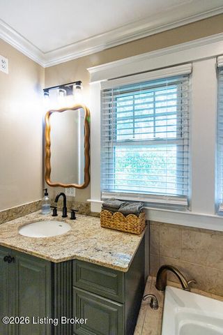935 Cardinal Dr, Louisville, KY 40213