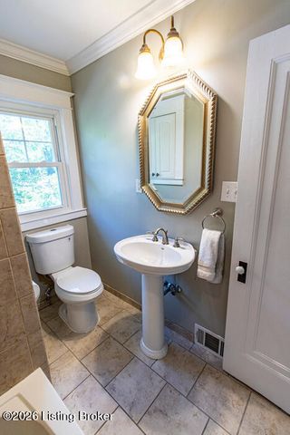935 Cardinal Dr, Louisville, KY 40213