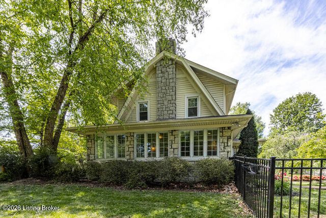 935 Cardinal Dr, Louisville, KY 40213