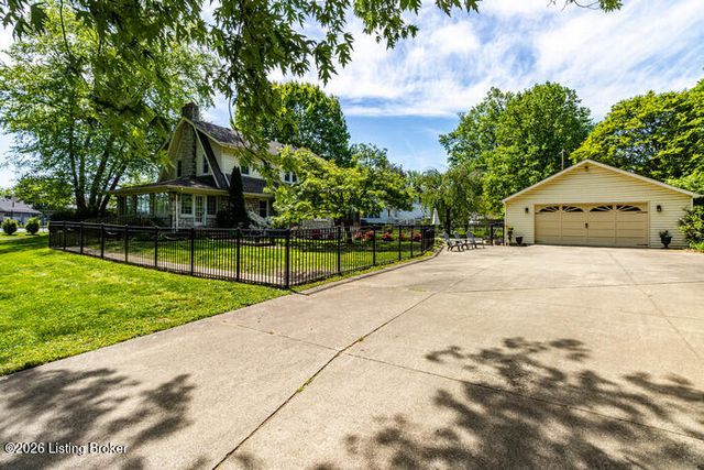 935 Cardinal Dr, Louisville, KY 40213