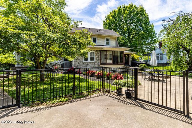 935 Cardinal Dr, Louisville, KY 40213