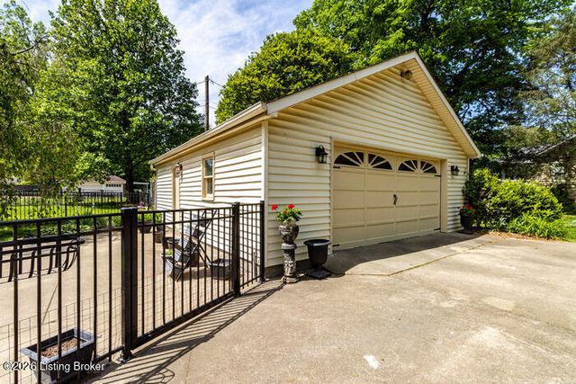 935 Cardinal Dr, Louisville, KY 40213