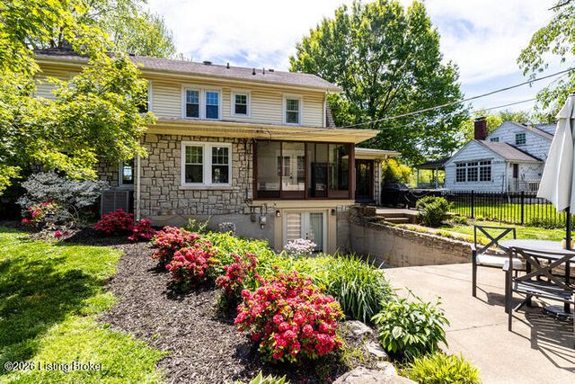935 Cardinal Dr, Louisville, KY 40213