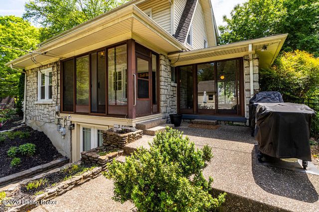 935 Cardinal Dr, Louisville, KY 40213