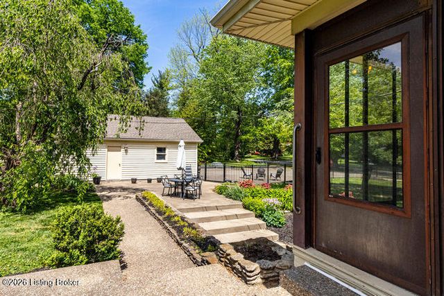 935 Cardinal Dr, Louisville, KY 40213