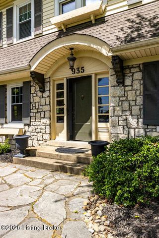 935 Cardinal Dr, Louisville, KY 40213