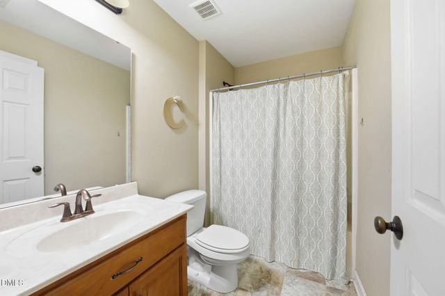 323 Windgate Dr, Clayton, NC 27527