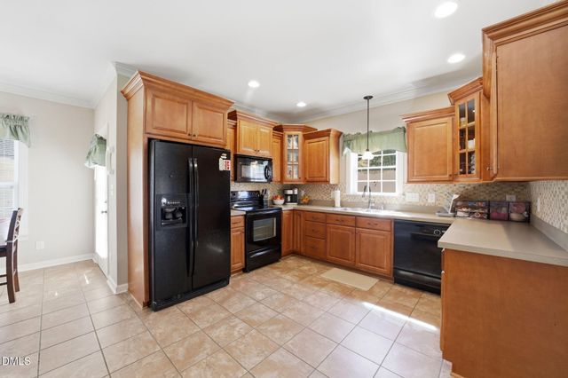 323 Windgate Dr, Clayton, NC 27527