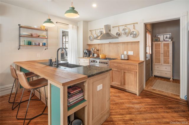 39 Washington Avenue, Ossining, NY 10562