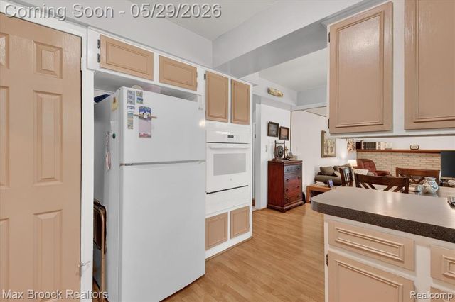 30195 Pleasant Trail, Southfield, MI 48076