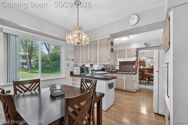 30195 Pleasant Trail, Southfield, MI 48076
