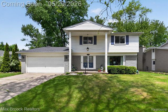 30195 Pleasant Trail, Southfield, MI 48076