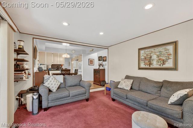 30195 Pleasant Trail, Southfield, MI 48076