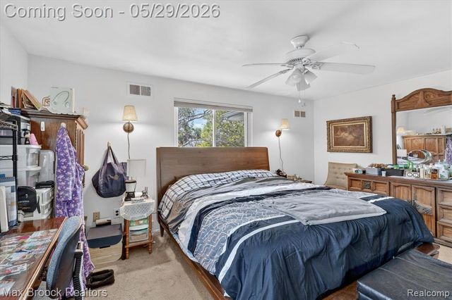 30195 Pleasant Trail, Southfield, MI 48076