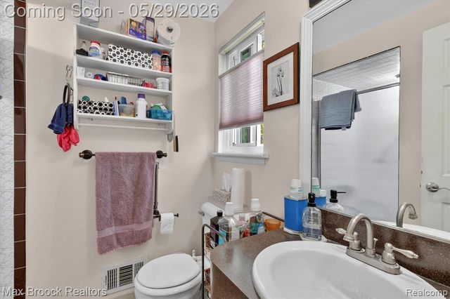 30195 Pleasant Trail, Southfield, MI 48076