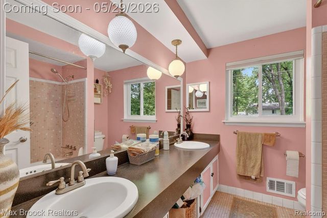 30195 Pleasant Trail, Southfield, MI 48076