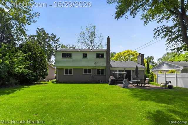 30195 Pleasant Trail, Southfield, MI 48076